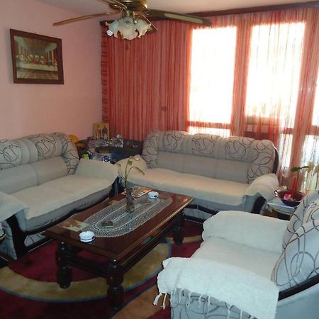 Private Room In A Shared Apartment In The Center Of Bar Exterior photo